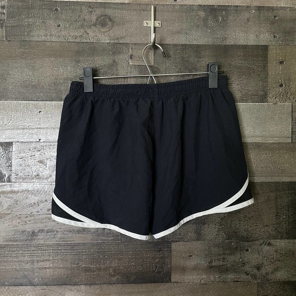 SOLD Under Armour Running Shorts Large - Picture 2 of 3